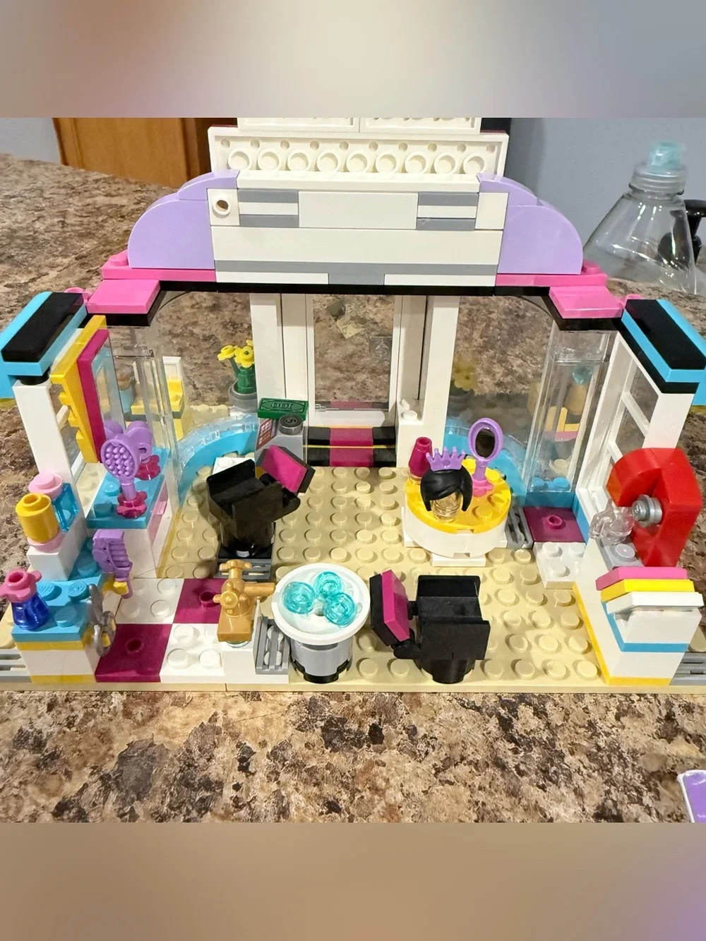 LEGO: Friends 41093 Heartlake Hair Salon with Instructions